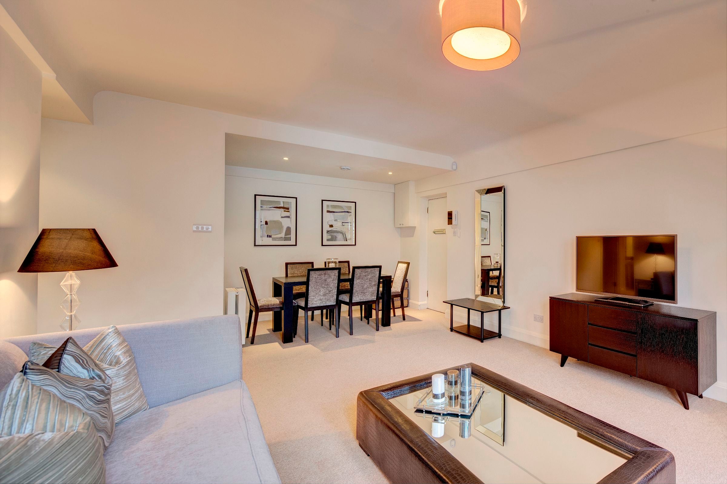 Flat Fulham Road in Greater London