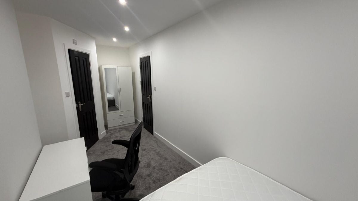 Room Queen Margaret's Road in Coventry