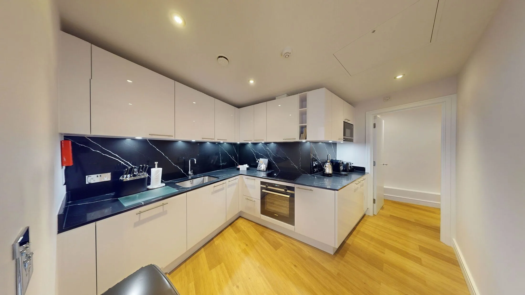 Flat Glendower Place in Greater London