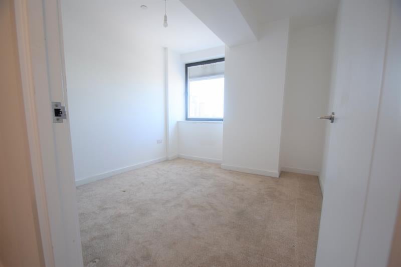 Flat Victoria Avenue in Southend-on-Sea