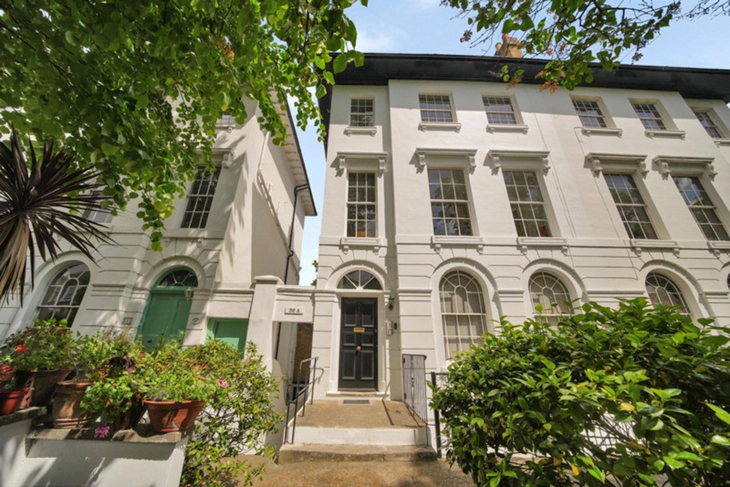 Flat Liverpool Road in Greater London