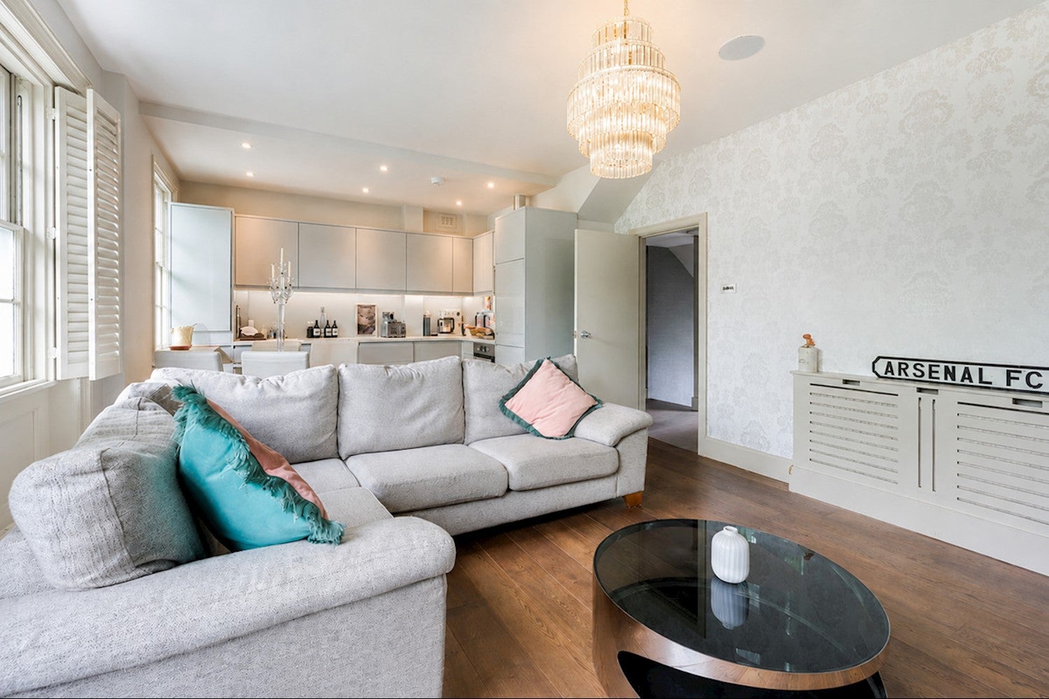 Flat Liverpool Road in Greater London
