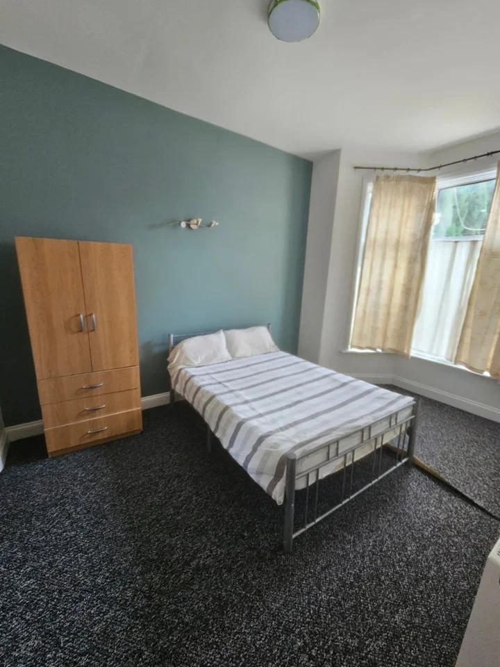 Room Northbrook Road in Greater London
