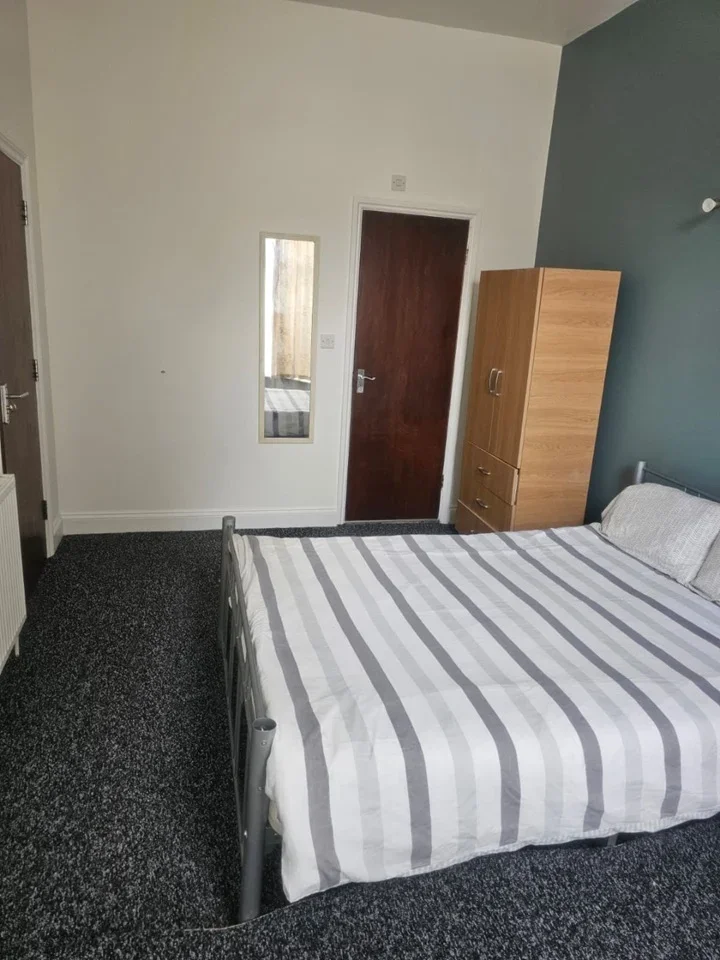 Room Northbrook Road in Greater London