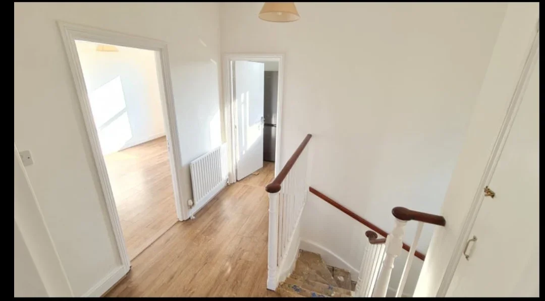 Flat Stroud Green Road in Greater London