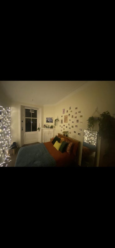 Room Strathfillan Road in City of Edinburgh