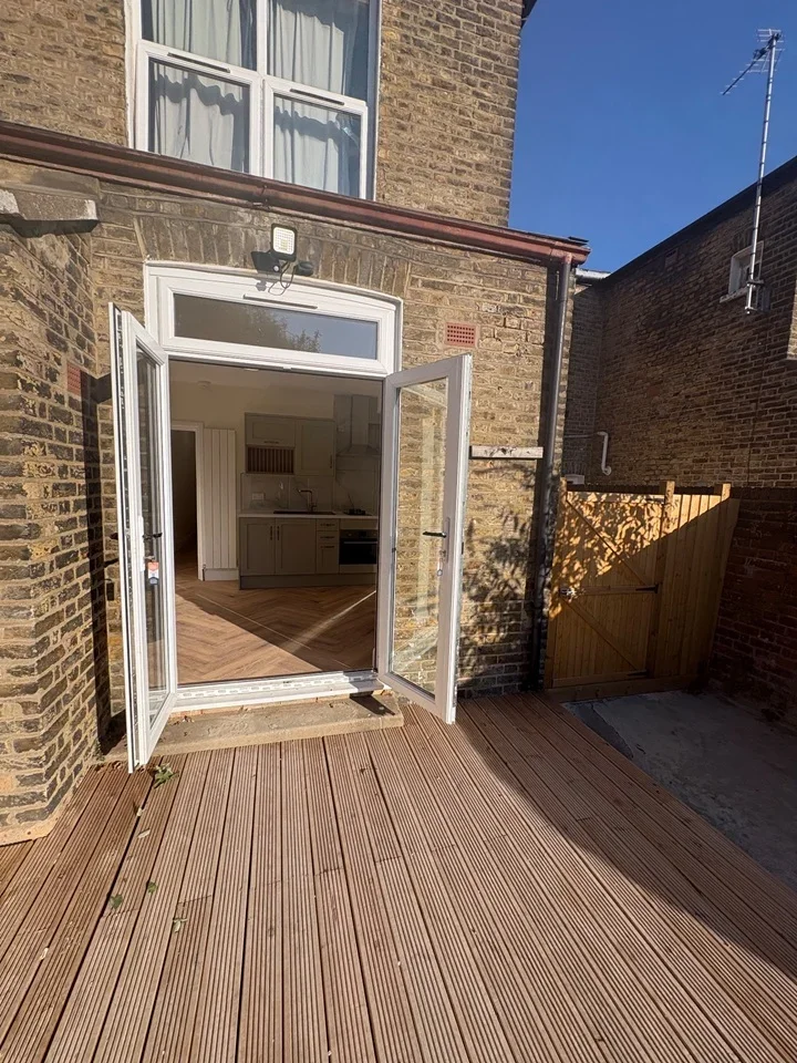 Flat Ridley Road in Greater London