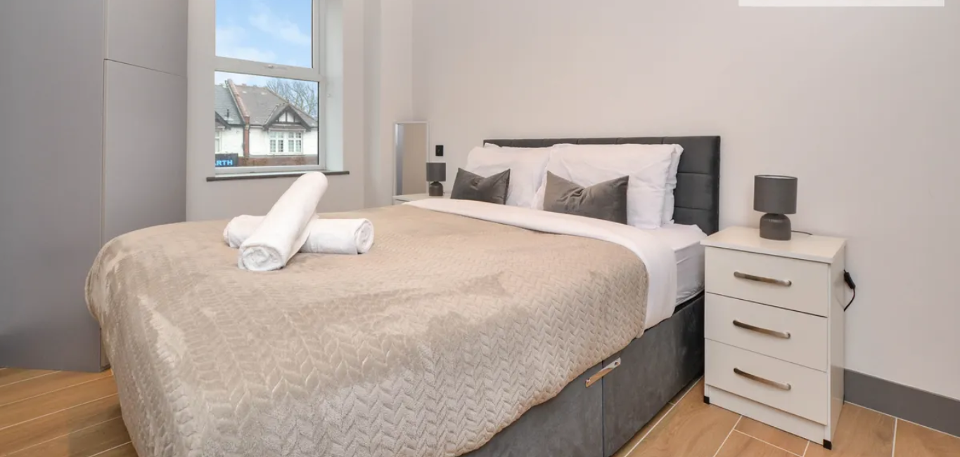 Flat Ballards Lane in Greater London