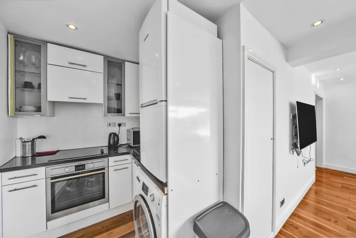 Flat Ovington Gardens in Greater London