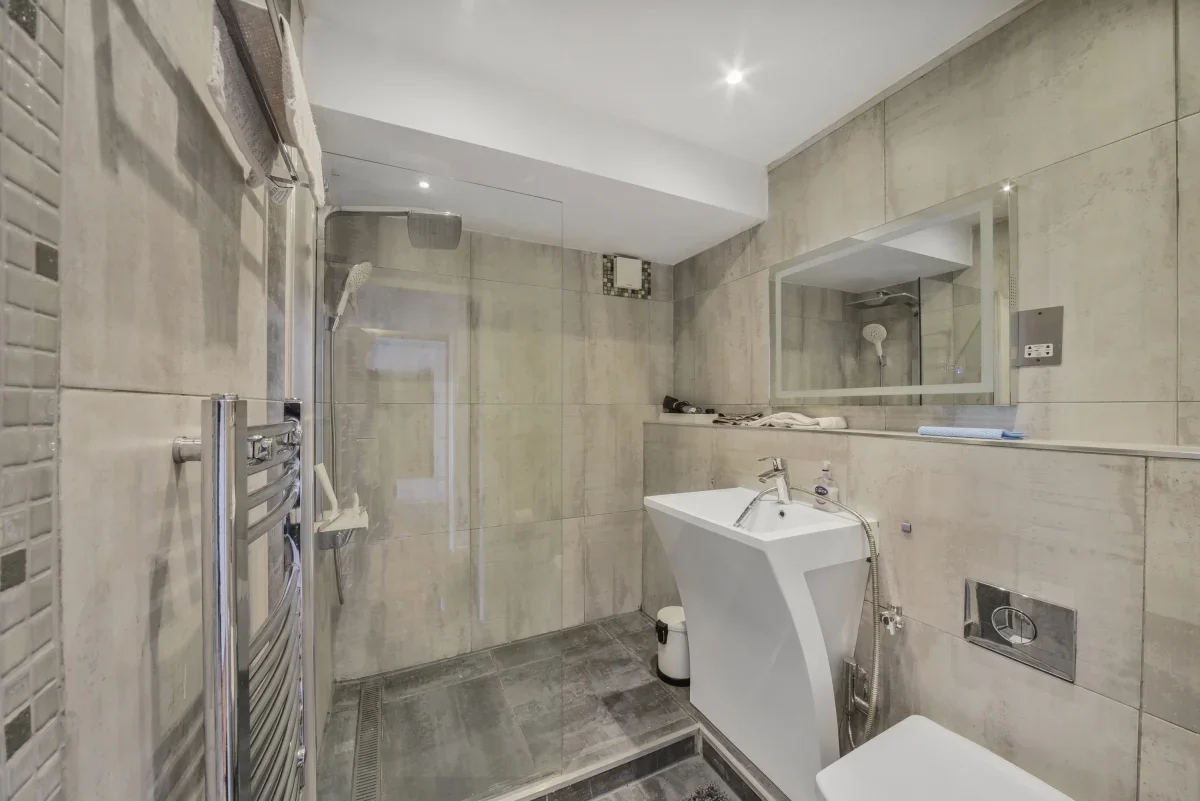 Flat Ovington Gardens in Greater London