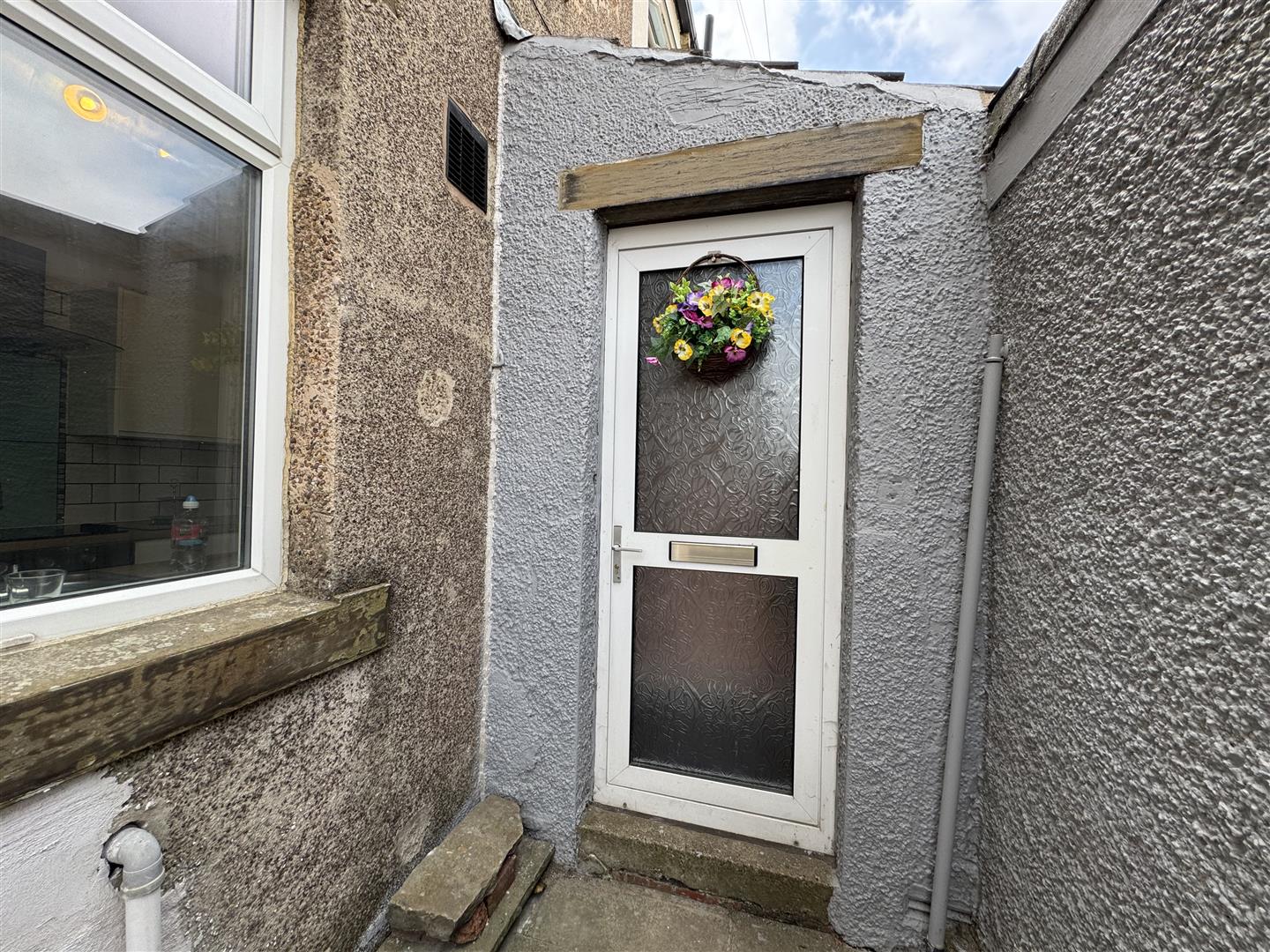 House Yew Tree Road in Kirklees