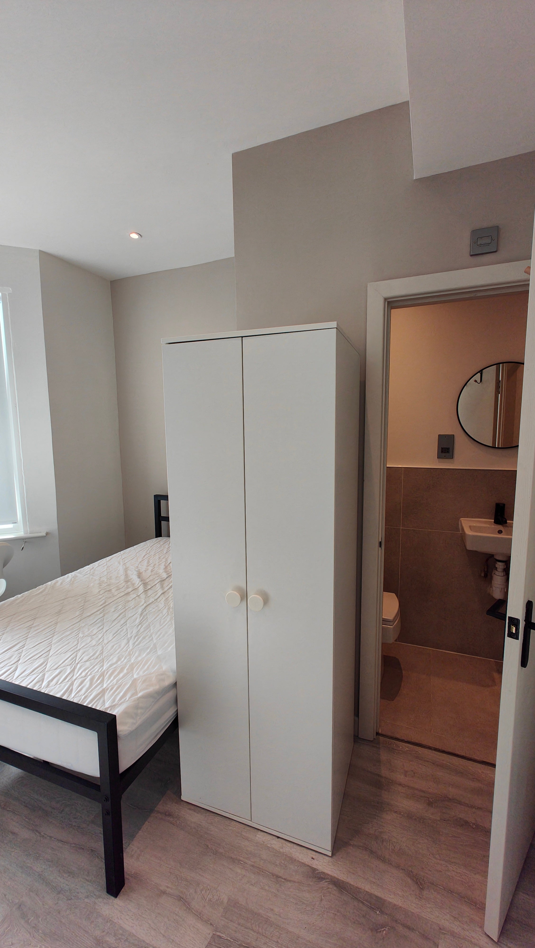 Flat Villiers Road in Greater London