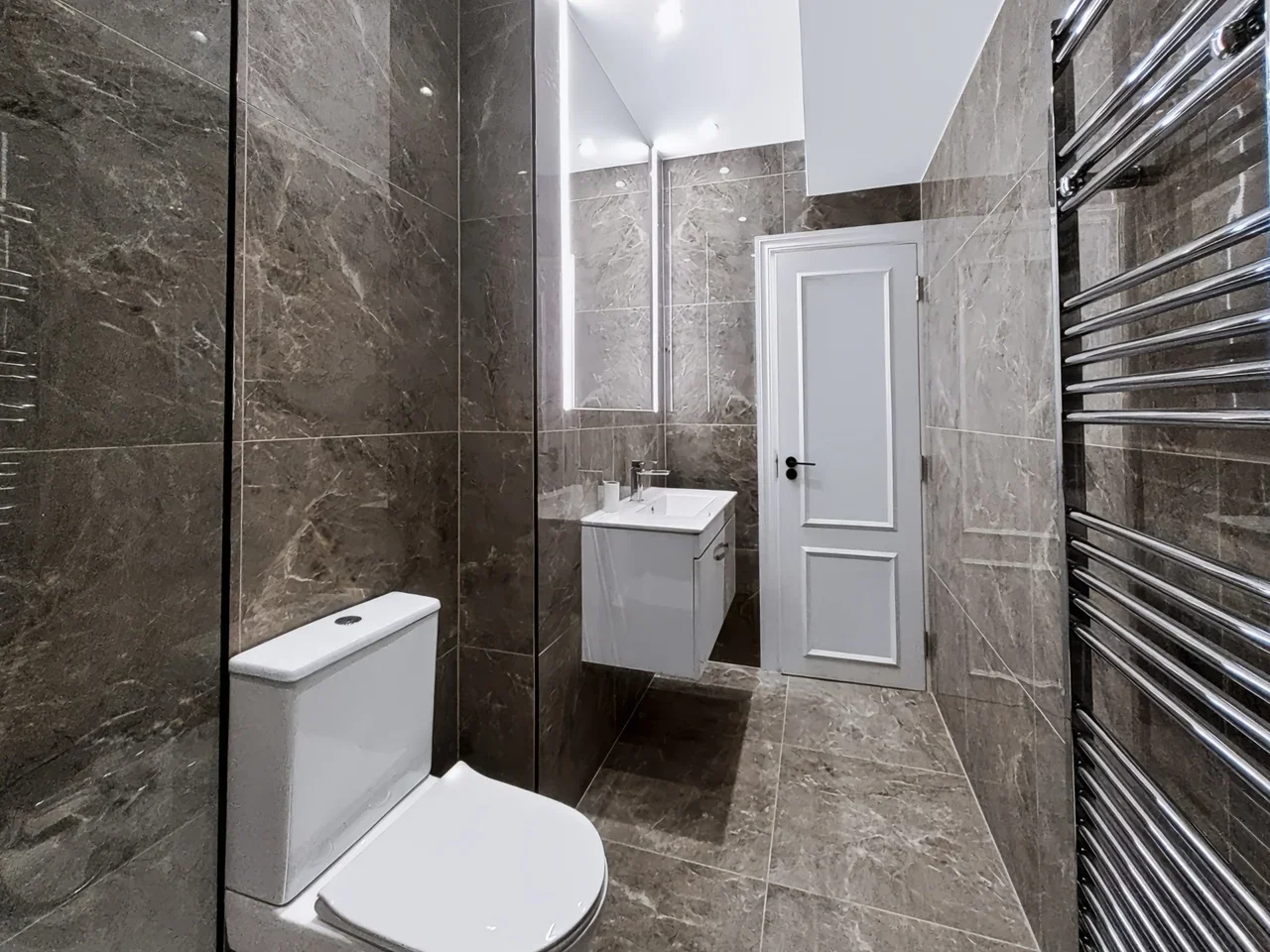 Flat Fenton Road in Greater London