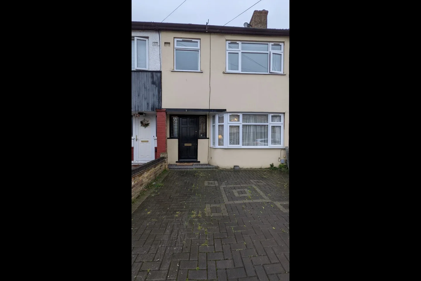 House Stanley Avenue in Greater London