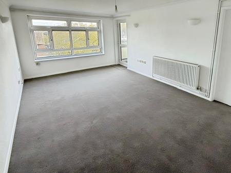 Flat Wickham Street in Greater London