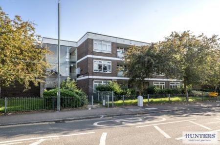 Flat Wickham Street in Greater London