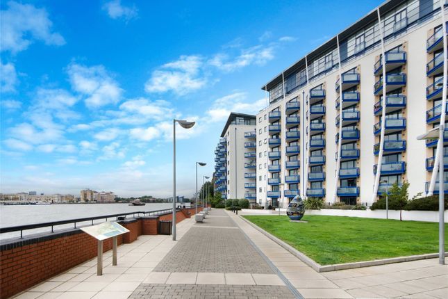 Flat Newton Place in Greater London