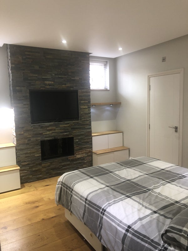 Room Cobbold Road in Greater London