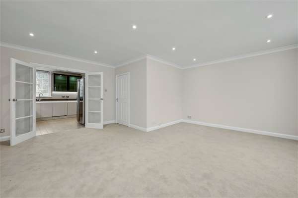 House Dukes Covert in Surrey Heath