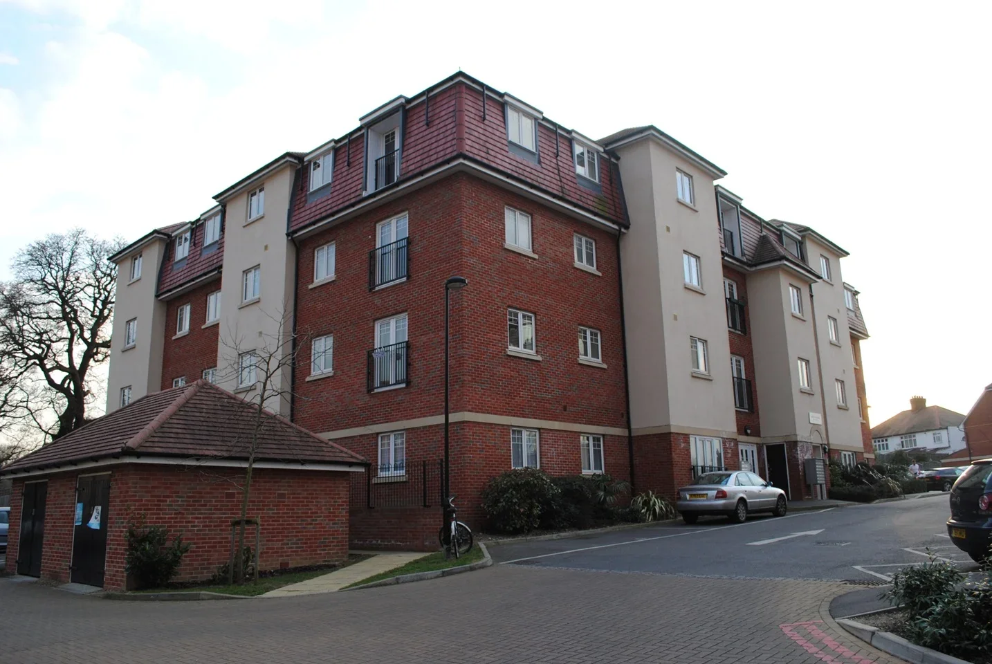 Flat Willows Avenue in Greater London