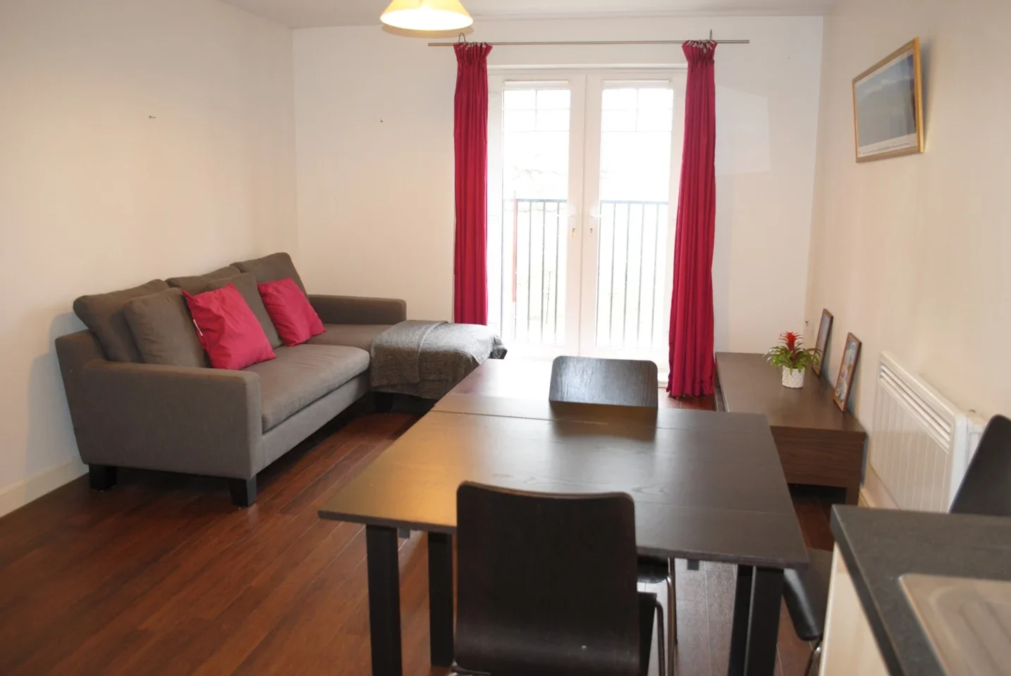 Flat Willows Avenue in Greater London