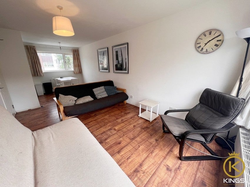 Room Guildford Park Avenue in Guildford