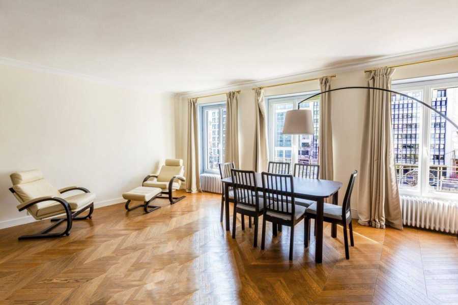 Flat Avenue Charles de Gaulle in Neuilly-sur-Seine