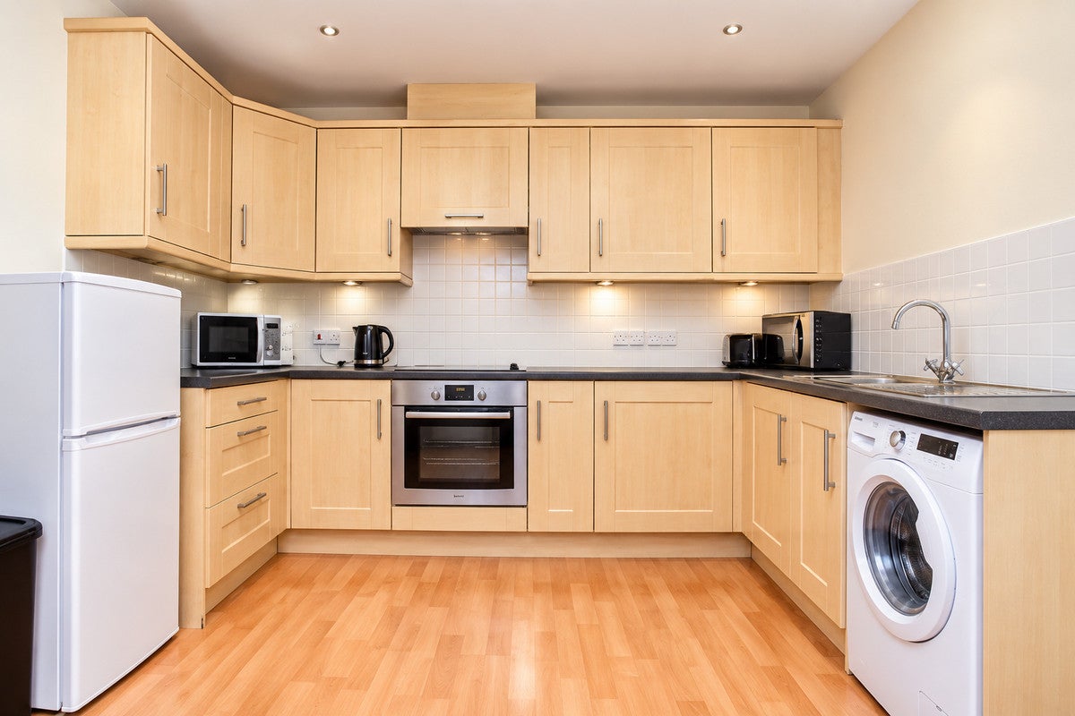 Flat Albany Gardens in Colchester