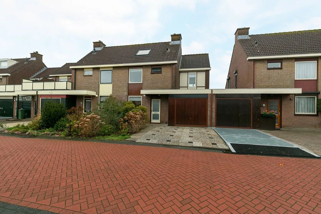 Woonhuis aan de Roelat in Reeuwijk