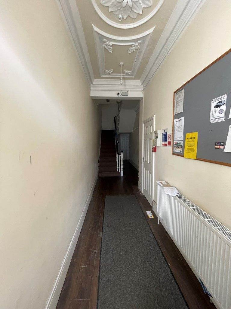 Room Leeds Road in Bradford