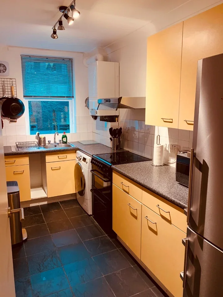 Flat Leather Lane in Greater London