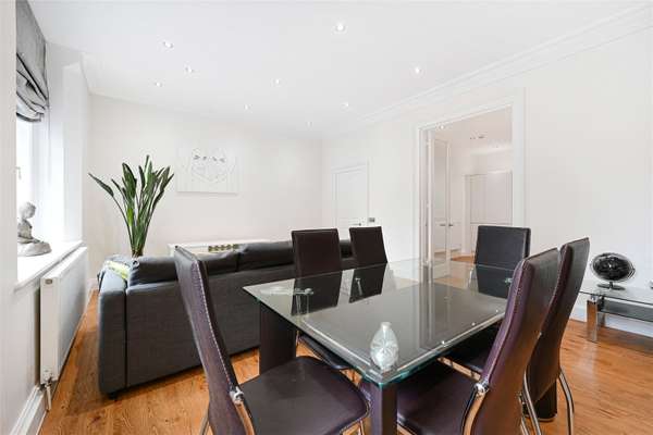 Flat Newman Street in City of Westminster