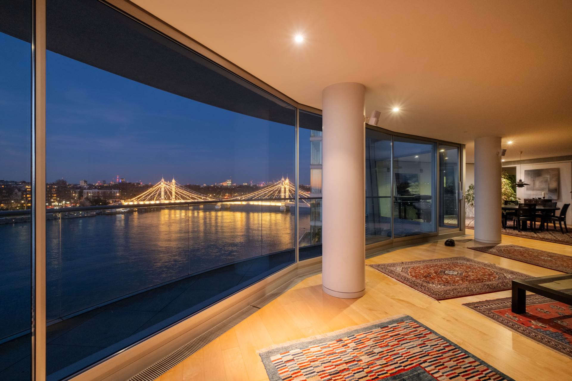 Flat Albion Riverside in Greater London