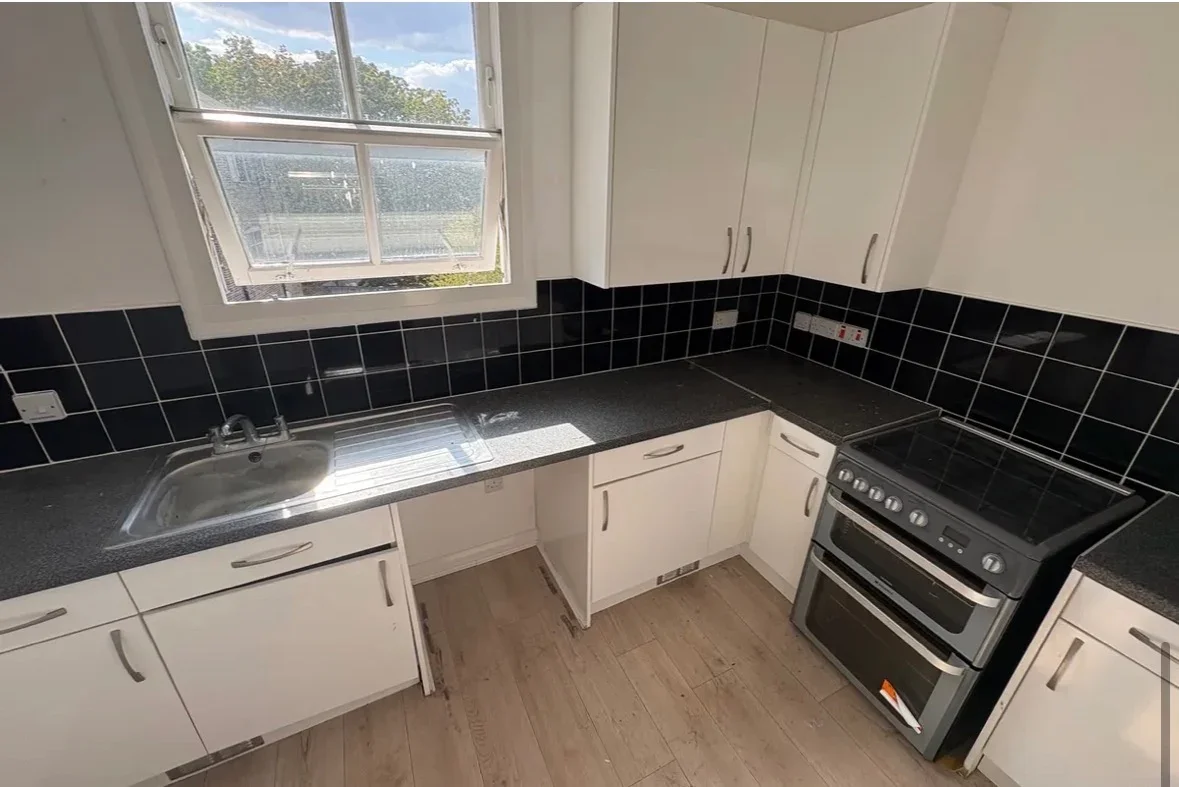 Flat Naval Walk in Greater London