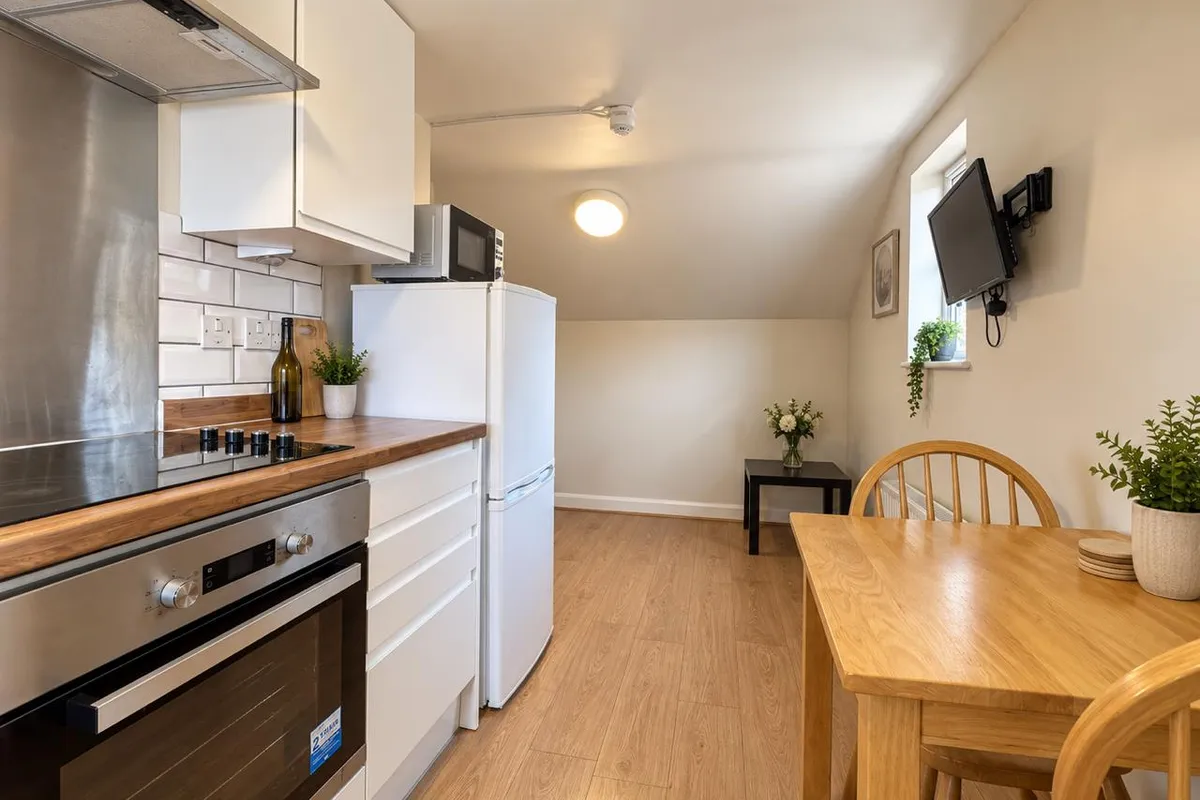Flat Hagden Lane in Watford