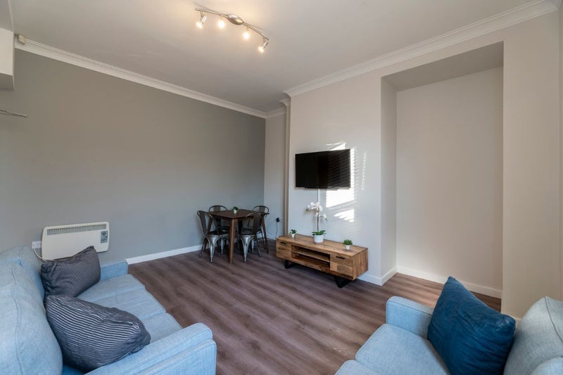 Room Forsyth Road in Newcastle upon Tyne