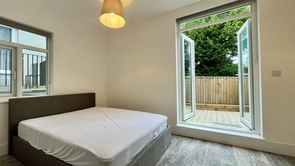 Room Langley Park Road in Greater London