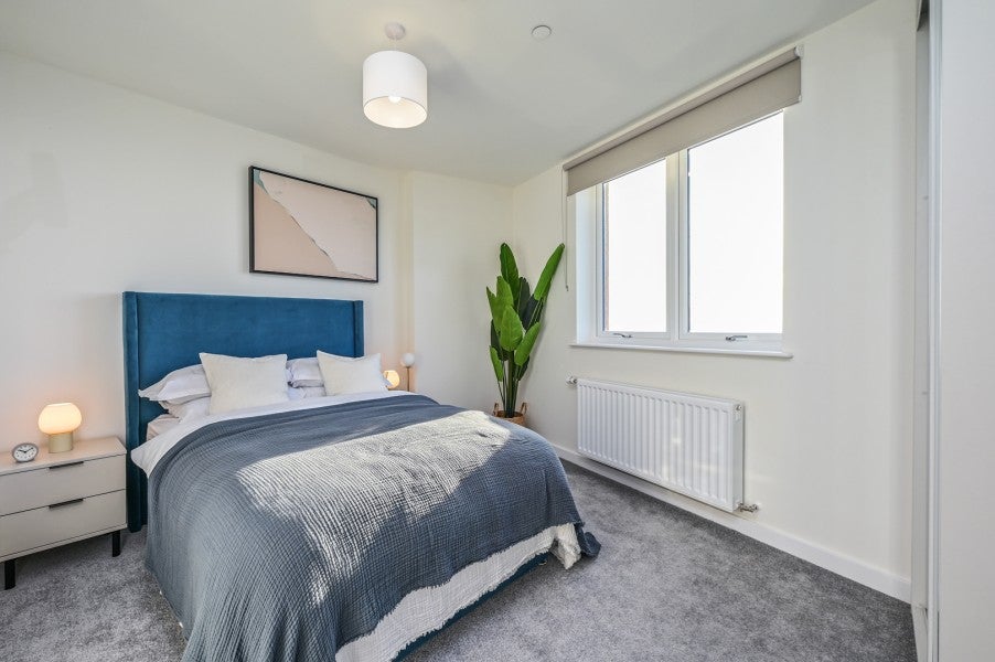 Flat Elmsleigh Road in Staines-upon-Thames