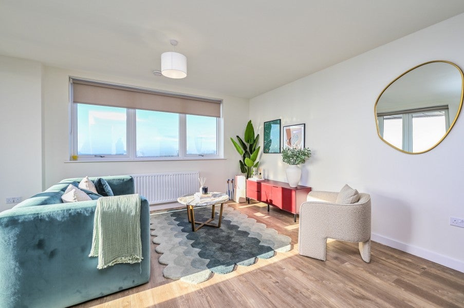 Flat Elmsleigh Road in Staines-upon-Thames