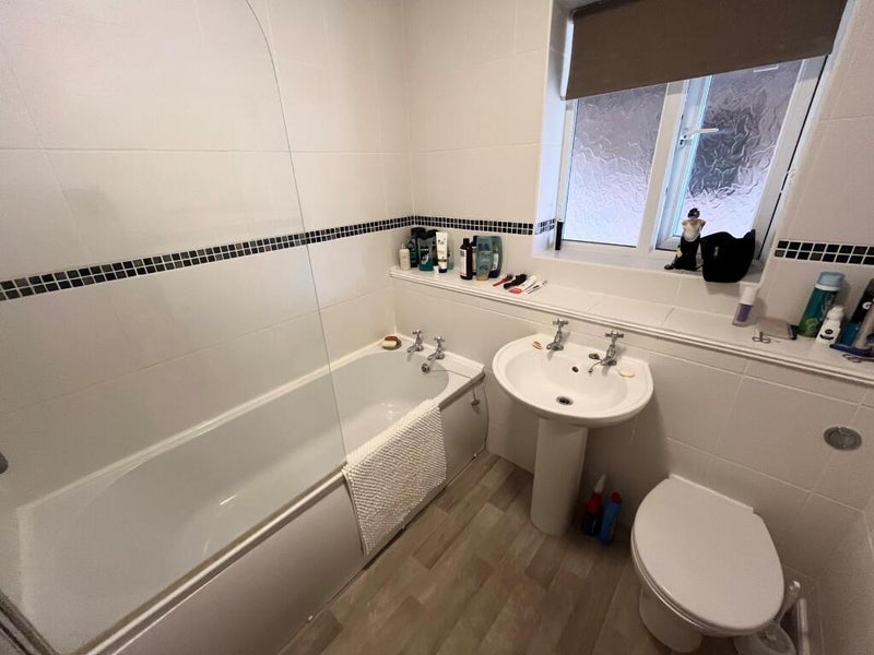 Room Bakers Mews in Warwick