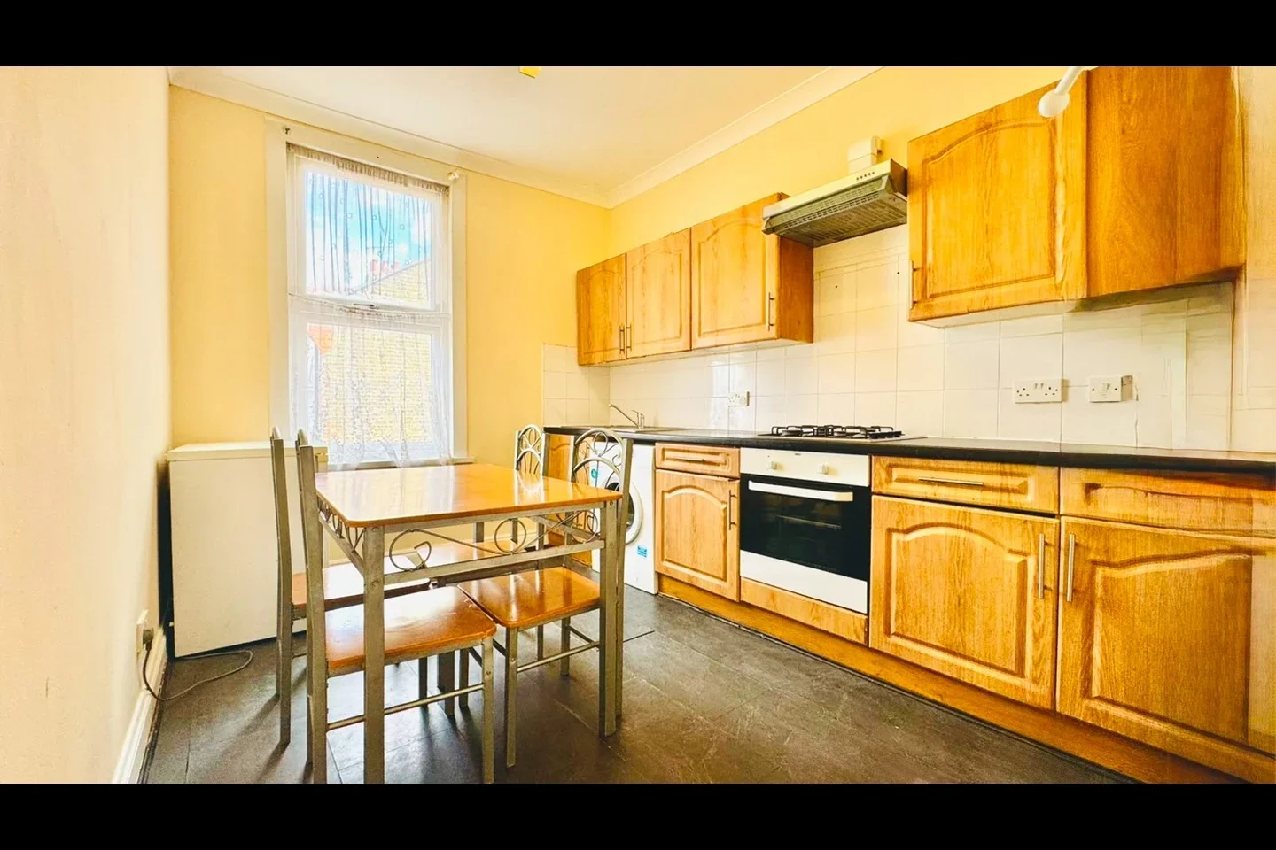 Flat Henley Road in Greater London