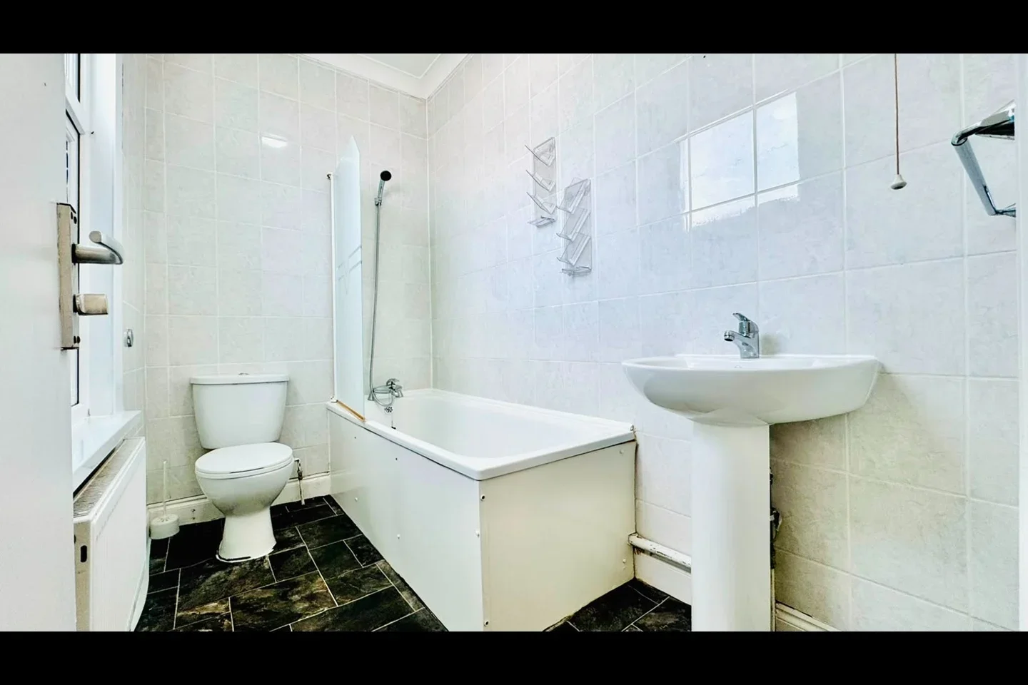 Flat Henley Road in Greater London