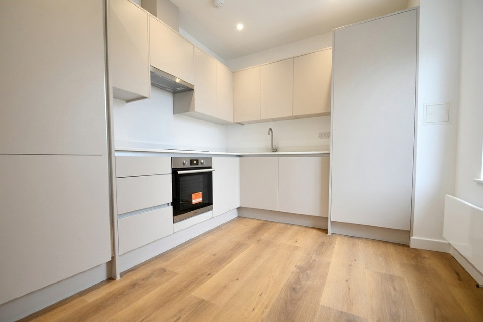 Flat Sidney Road in Borough of Spelthorne
