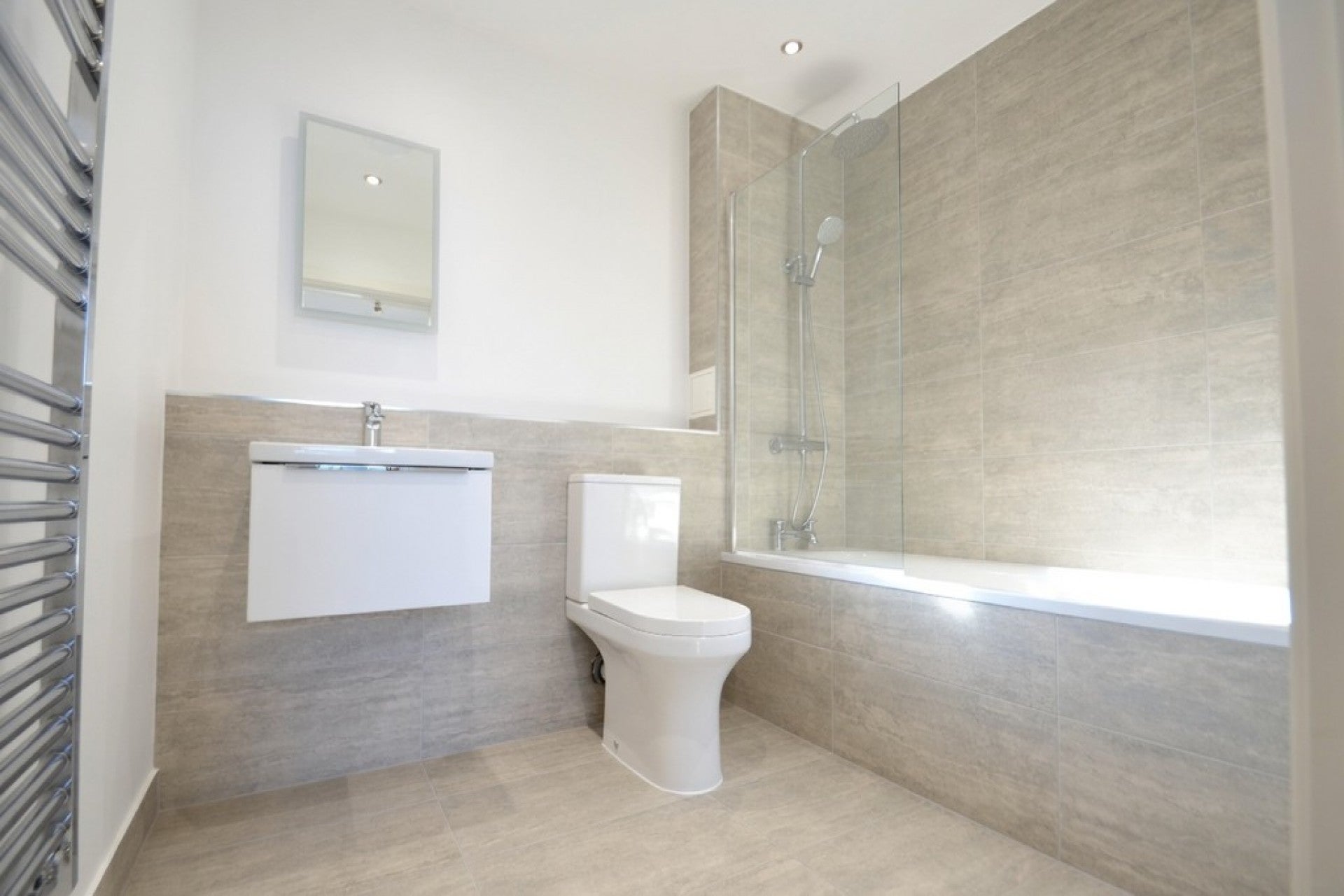 Flat Sidney Road in Borough of Spelthorne