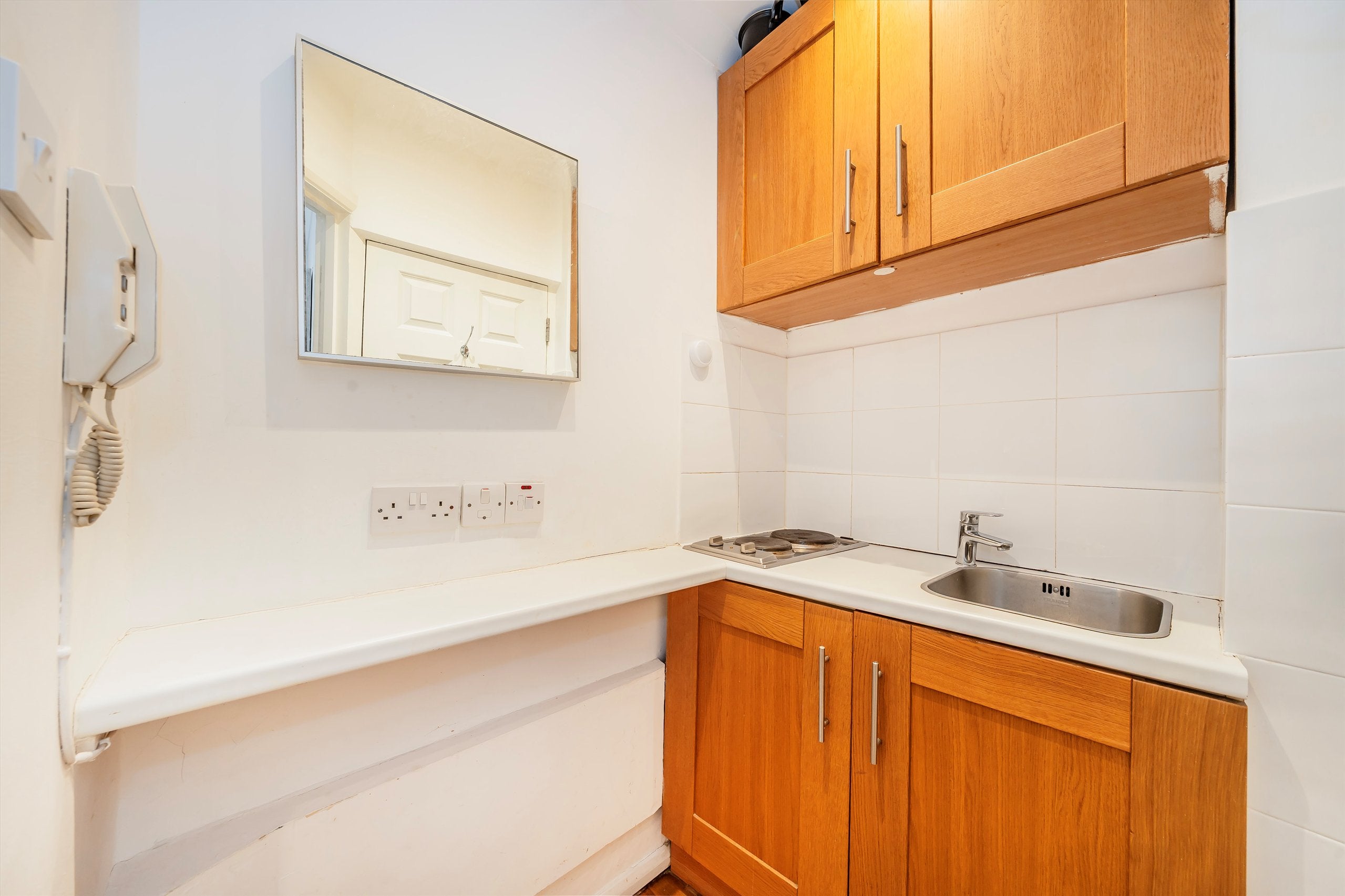 Flat Prince of Wales Terrace in Greater London