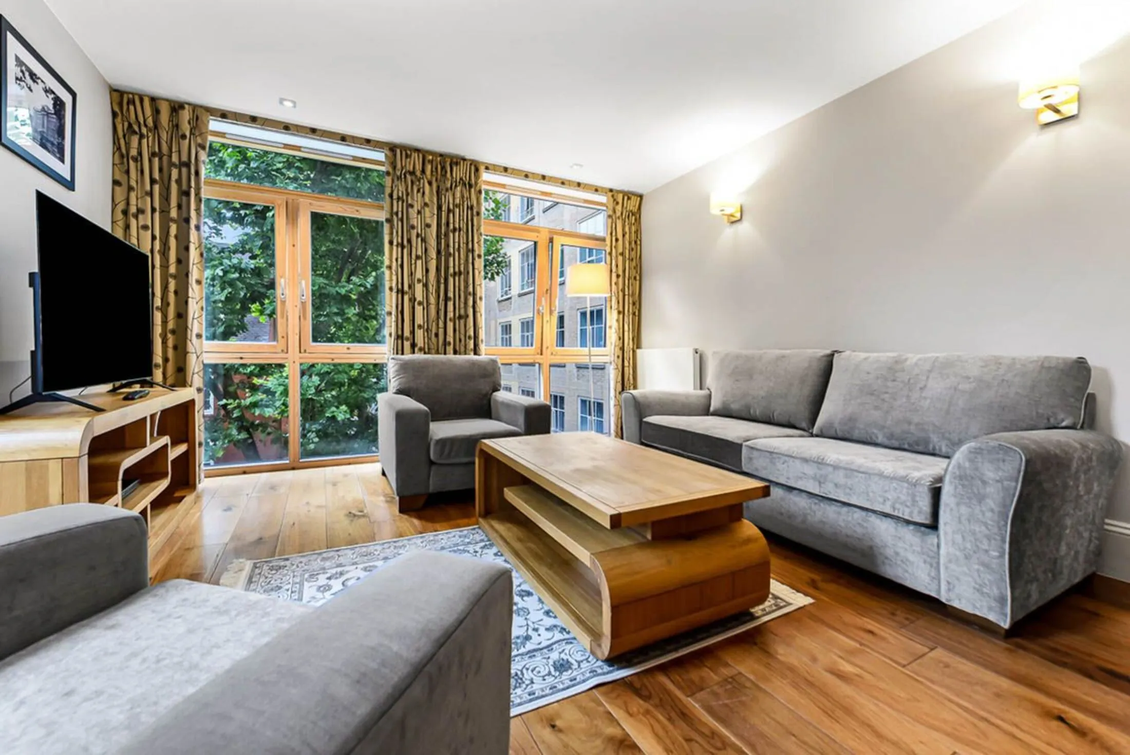 Flat Woburn Place in Greater London
