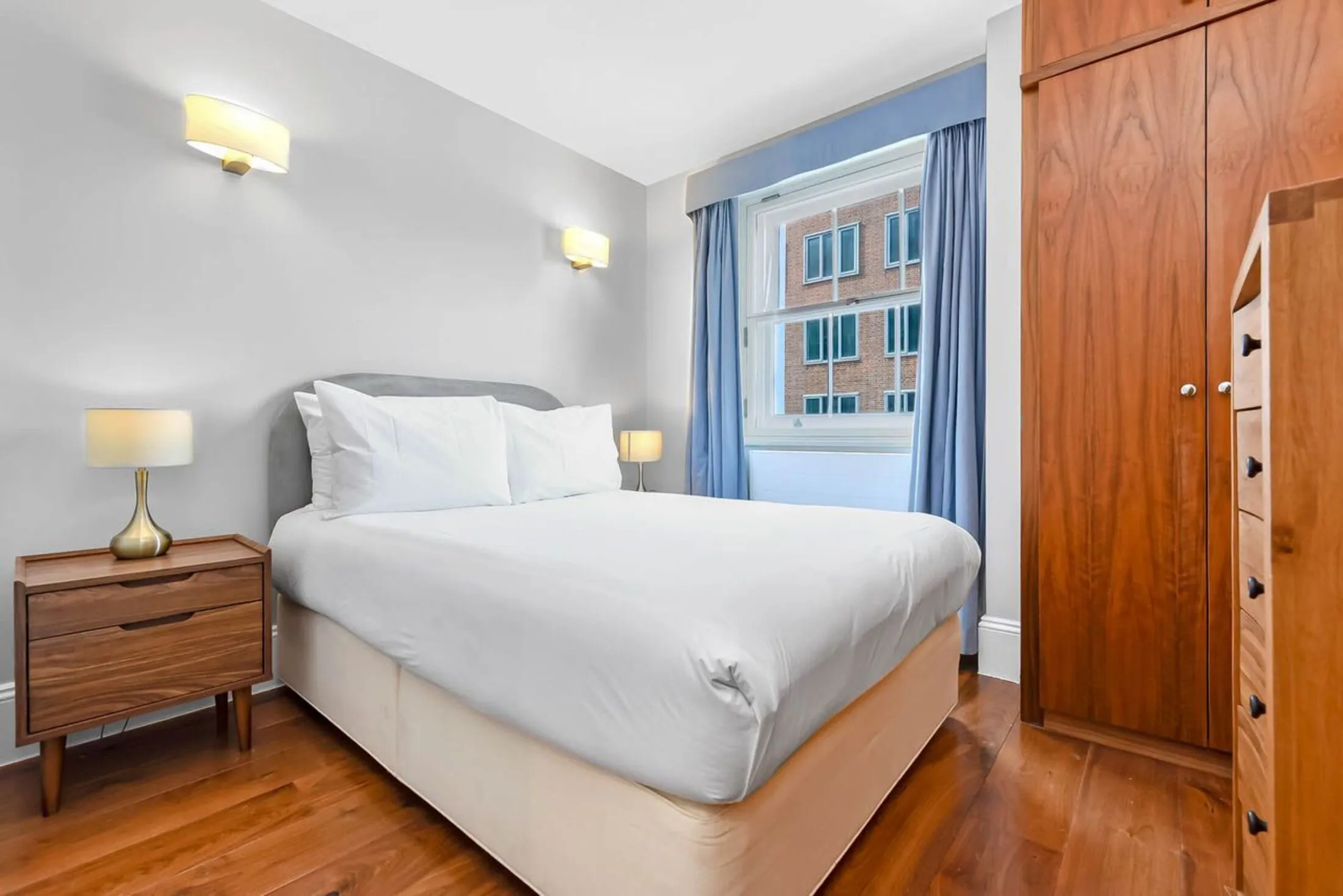 Flat Woburn Place in Greater London