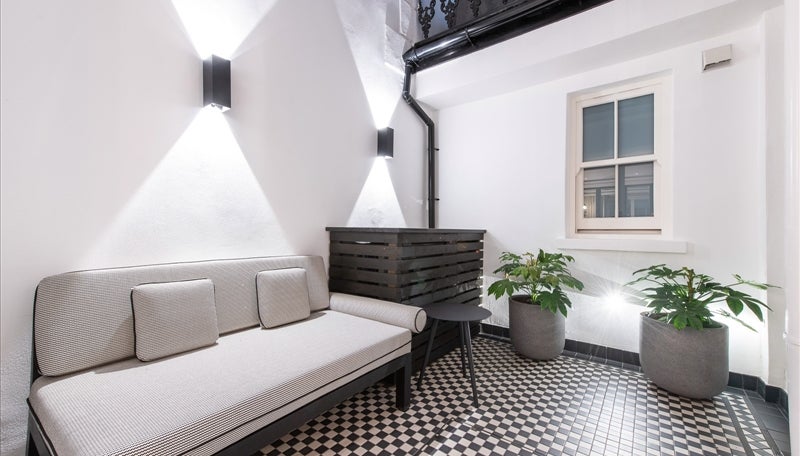 Flat Prince of Wales Terrace in Greater London