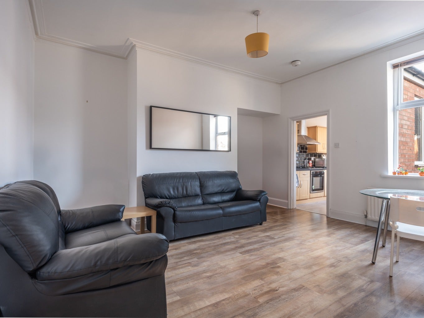Flat Second Avenue in Newcastle upon Tyne