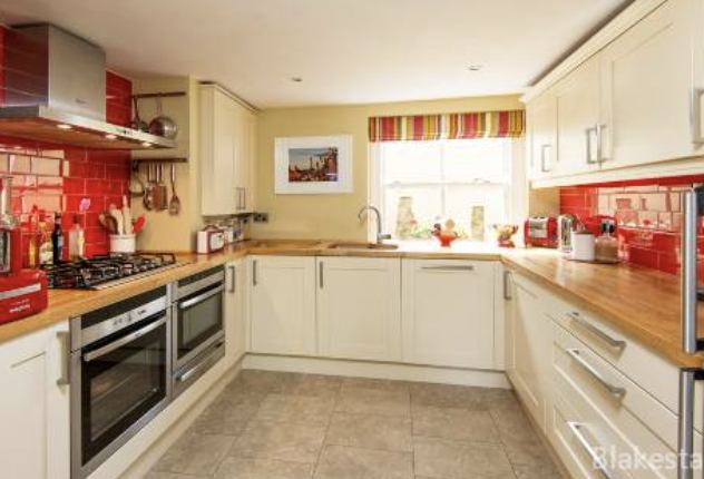 Room Croston Street in Greater London